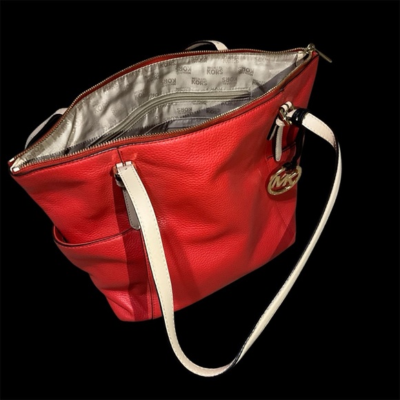 Michael Kors Red Tote Bag Zipper,shoulder. - Picture 6 of 12